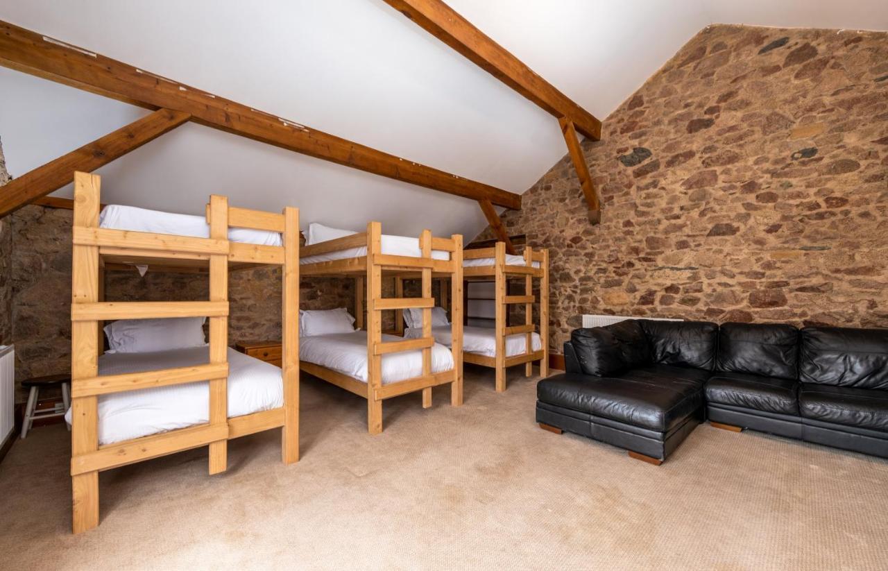 Muncaster Castle Coachman'S Quarters Bed & Breakfast Ravenglass Exterior photo