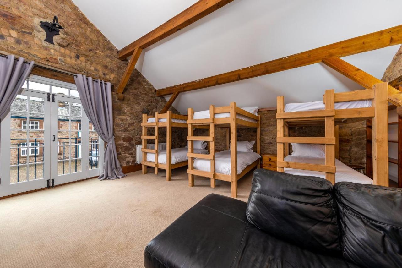 Muncaster Castle Coachman'S Quarters Bed & Breakfast Ravenglass Exterior photo