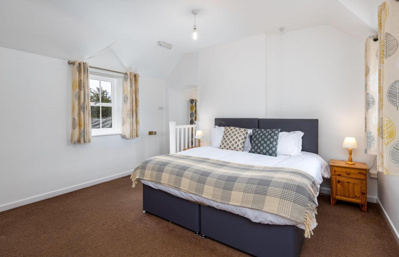 Muncaster Castle Coachman'S Quarters Bed & Breakfast Ravenglass Exterior photo