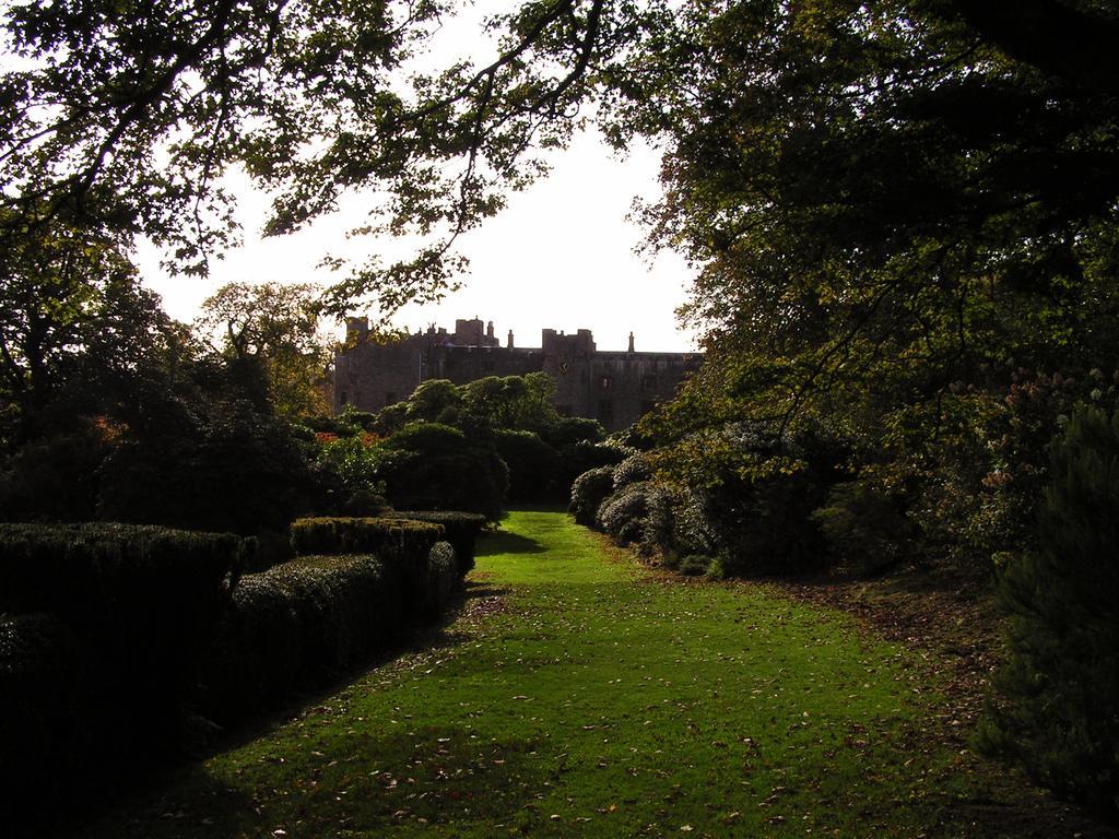 Muncaster Castle Coachman'S Quarters Bed & Breakfast Ravenglass Exterior photo