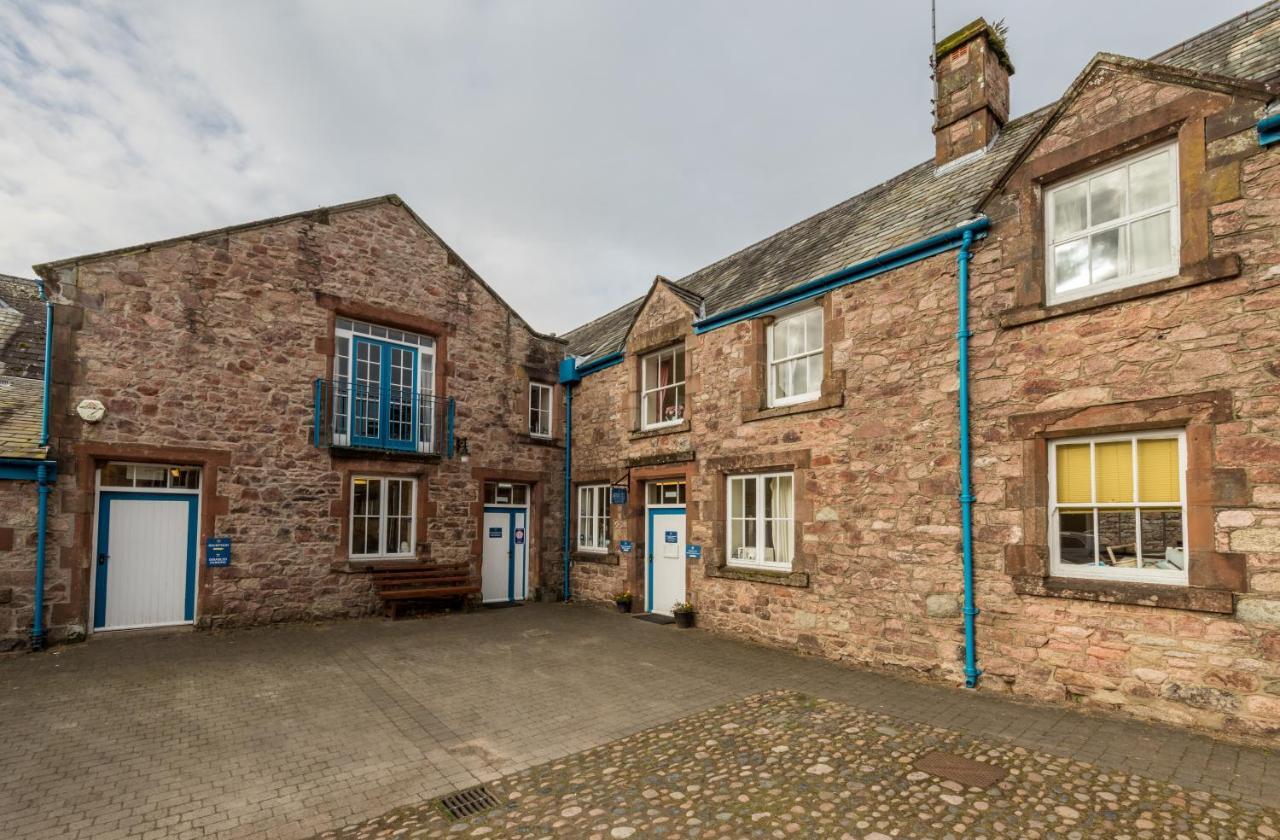 Muncaster Castle Coachman'S Quarters Bed & Breakfast Ravenglass Exterior photo